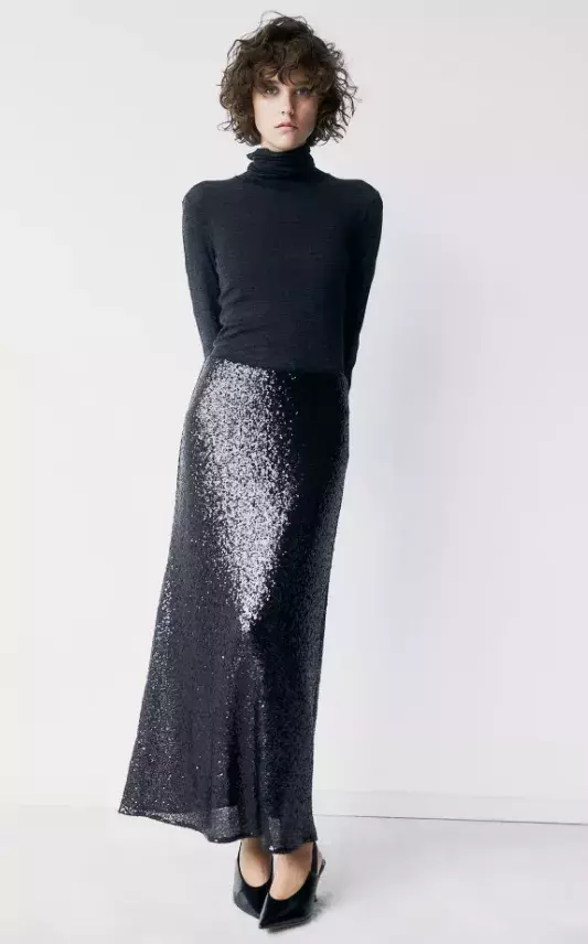 Flitrová maxisukně, H&M, 279 Kč (původní cena 959 Kč)