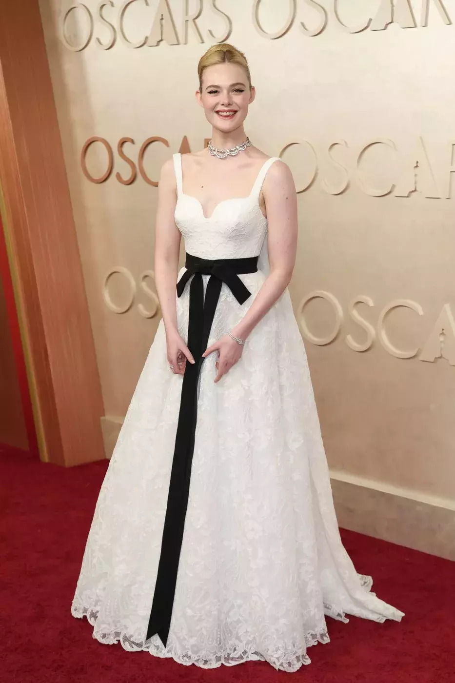<p>Elle Fanning na předávání Oscarů předvedla klasický příklad líčení do jednoho tónu, tedy nízký kontrast. </p>
