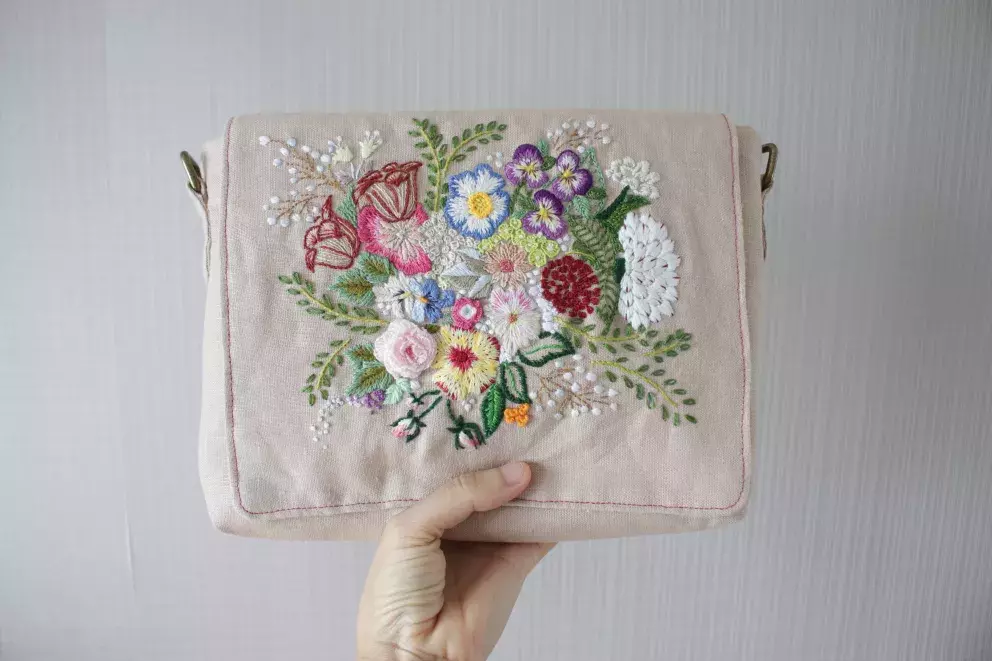 vyšívaná taška