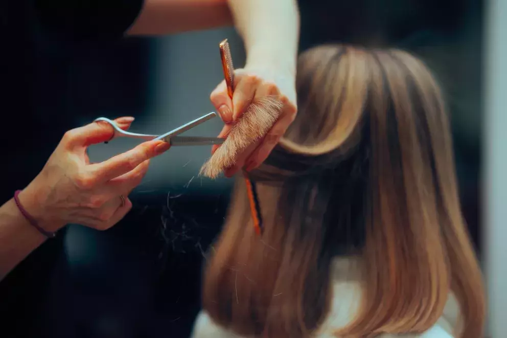 Pravidelné zastřižení konečků