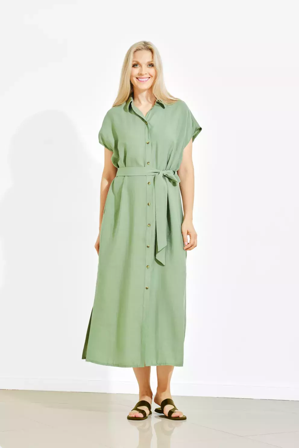 dlouhé šaty s knoflíky a vázankou