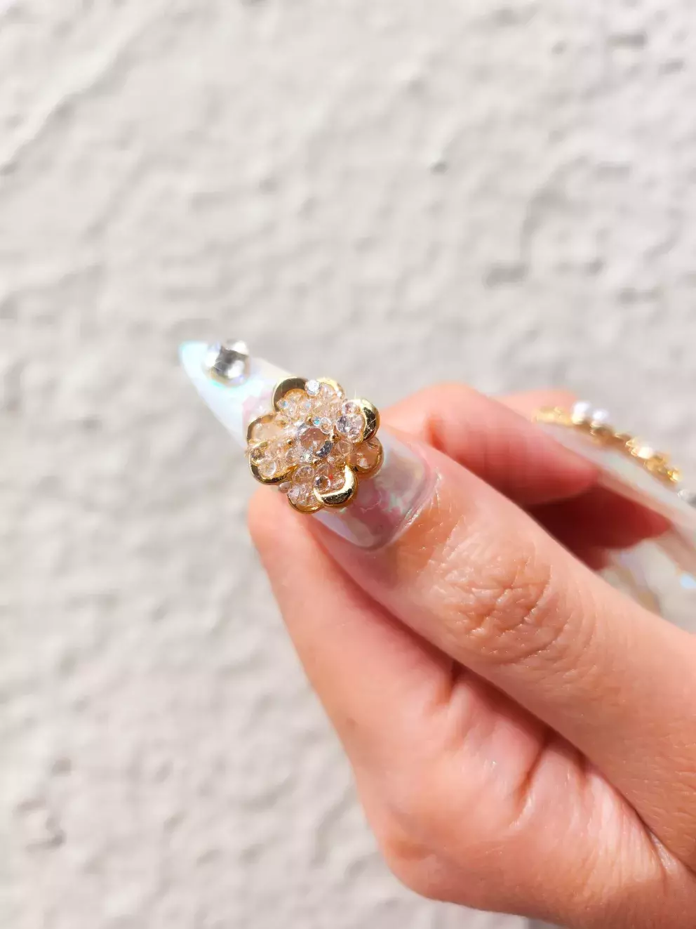 nehty s výraznou aplikací