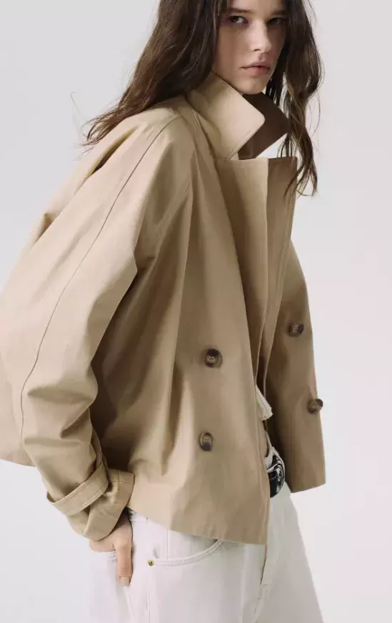 Krátký trenčkot, H&M, 839 Kč