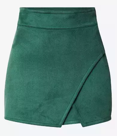 50 a mini? Proč ne! M​ódní inspirace od žen nad 50 let o tom, jak nosit mini sukně s grácií 