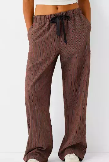 Potištěné kalhoty / kalhoty se vzory: Jak je nosit po padesátce, abyste nevypadala lacině, ale šik, Od leopardího vzoru po abstraktní motivy