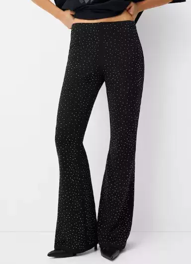 Zpátky do osmdesátek: Puntíky a vycpaná ramena hlásí velkolepý návrat. Hlavně po 50 je noste podle našich tipů