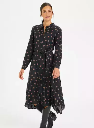 Zpátky do osmdesátek: Puntíky a vycpaná ramena hlásí velkolepý návrat. Hlavně po 50 je noste podle našich tipů