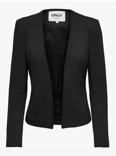 Zpátky do osmdesátek: Puntíky a vycpaná ramena hlásí velkolepý návrat. Hlavně po 50 je noste podle našich tipů