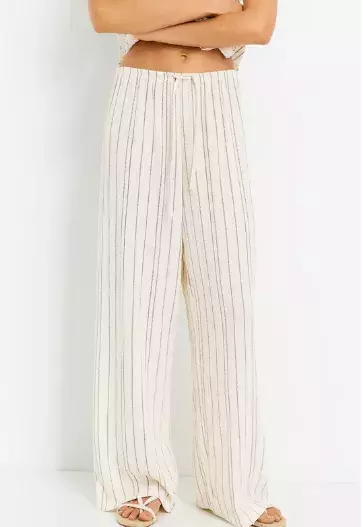 Potištěné kalhoty / kalhoty se vzory: Jak je nosit po padesátce, abyste nevypadala lacině, ale šik, Od leopardího vzoru po abstraktní motivy