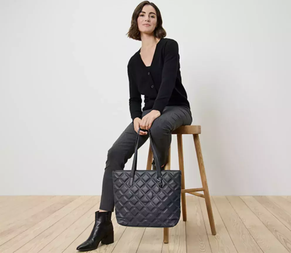 <p>Nákupní taška Tchibo, 649 Kč (po slevě)</p>
