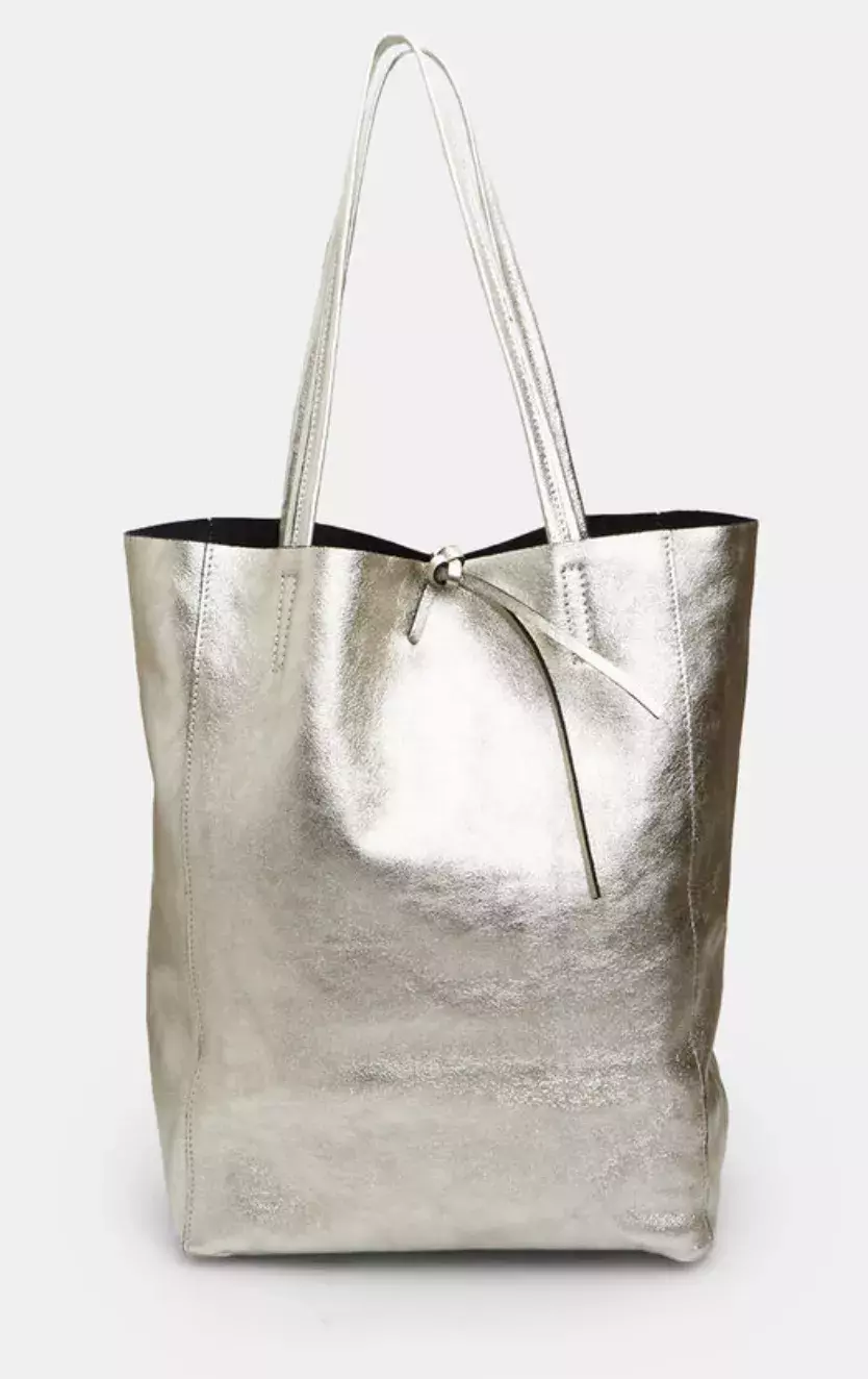 <p>Dámská kožená Tote kabela, 1699 Kč</p>
