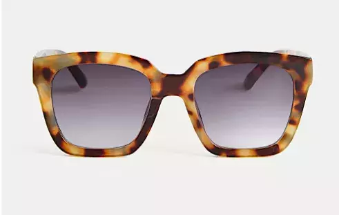 <p>Oversized sluneční brýle Preppy, Marks&Spencer, 399 Kč </p>
