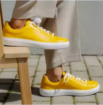 <p>Kožené tenisky Glory Yellow, Vasky, 2 999 Kč</p>
