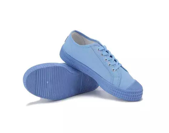 <p>Plátěné tenisky Zareca, Alpine Pro, 299 Kč (ve slevě)</p>
