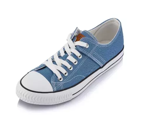 <p>Klasické plátěnky Sportisimo, 399 Kč</p>
