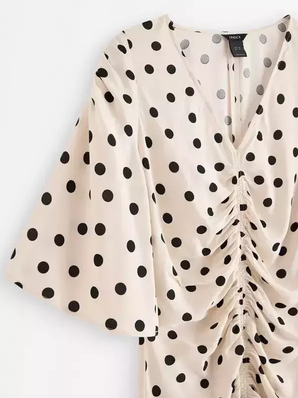 midi šaty s krátkým rukávem 