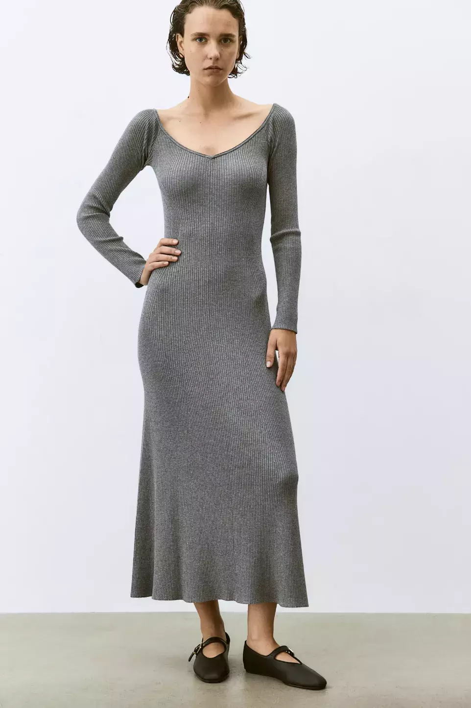 úpletové midi šaty