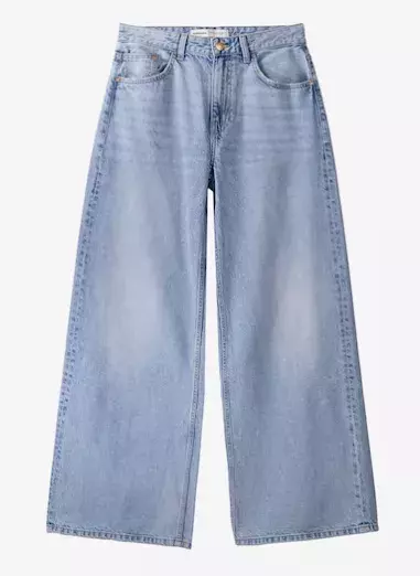 J​ak vytvořit kapsulový šatník po padesátce: Klíčové kousky pro nadčasový styl.