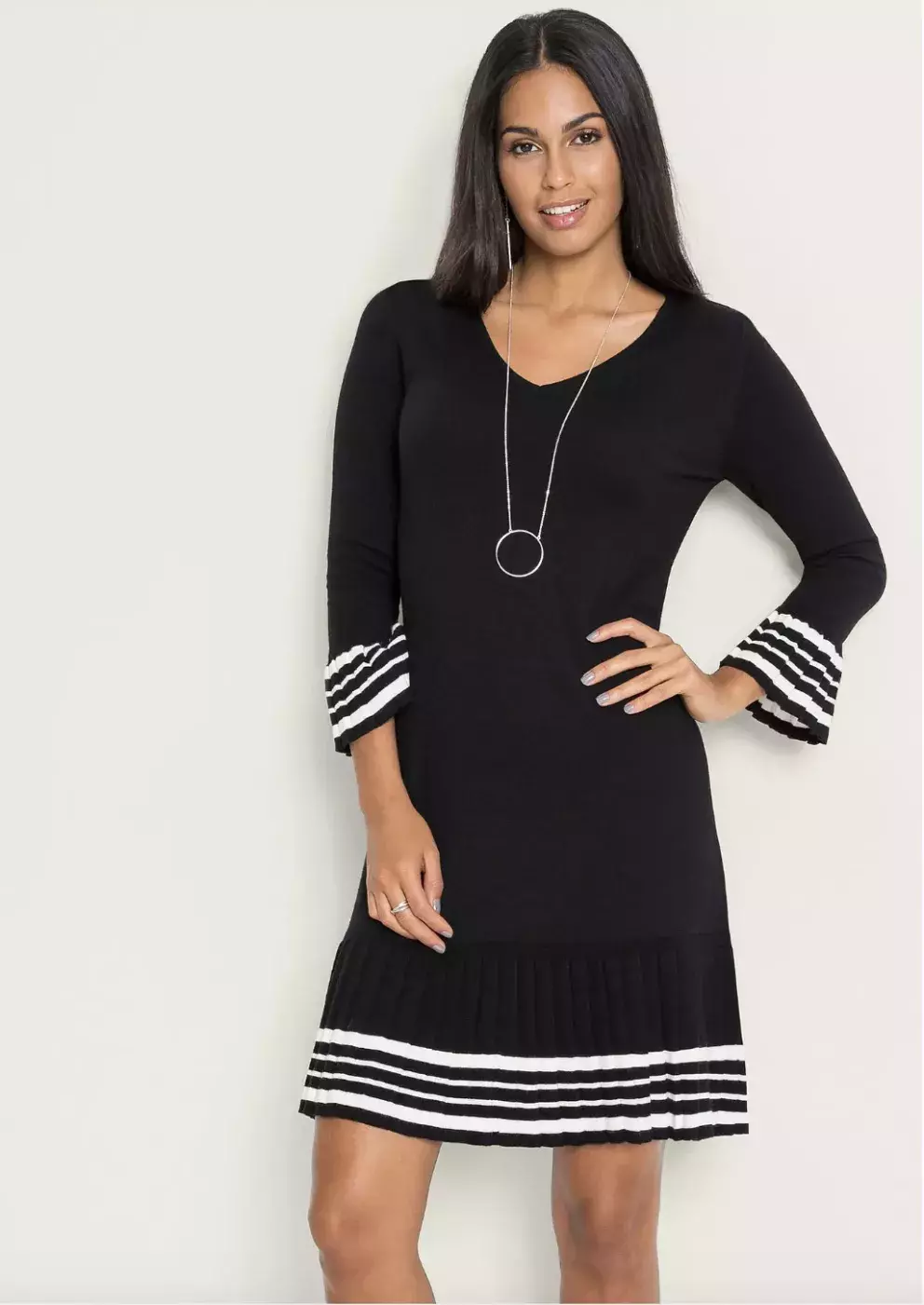 Pletené šaty s plisovanou sukní