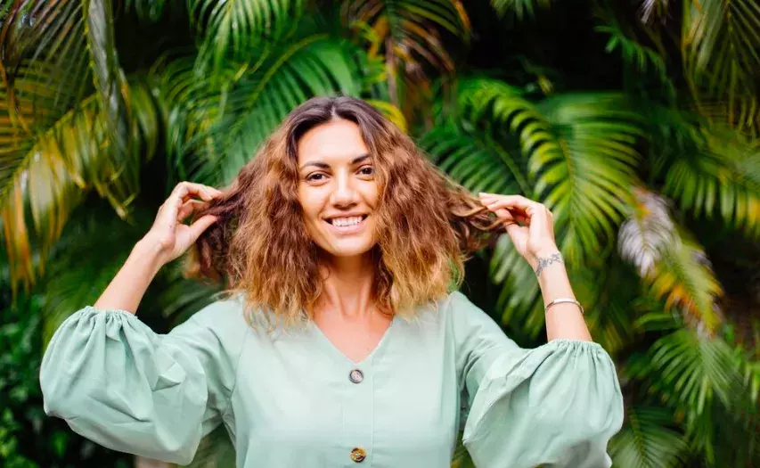 N​ejlichotivější dlouhé účesy pro ženy nad 50 let