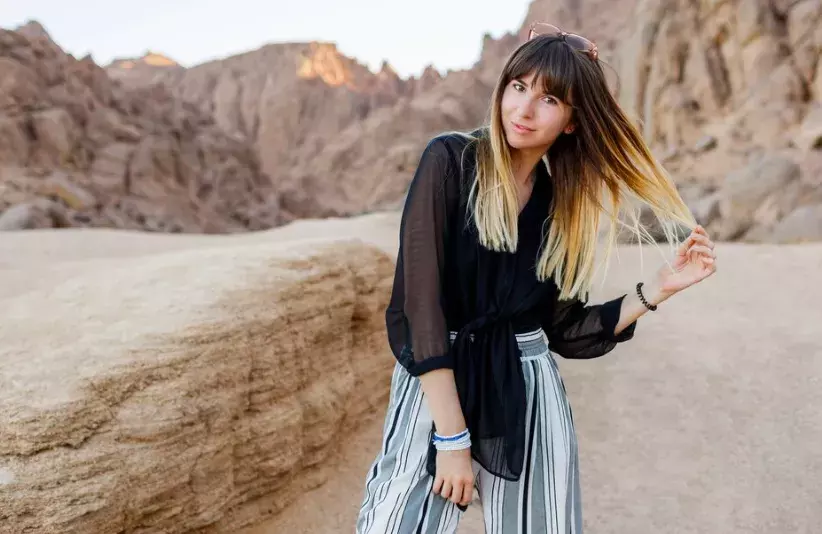 Potištěné kalhoty / kalhoty se vzory: Jak je nosit po padesátce, abyste nevypadala lacině, ale šik, Od leopardího vzoru po abstraktní motivy