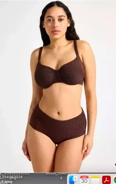 <p>Plavky Lindex, 1690 Kč</p>
