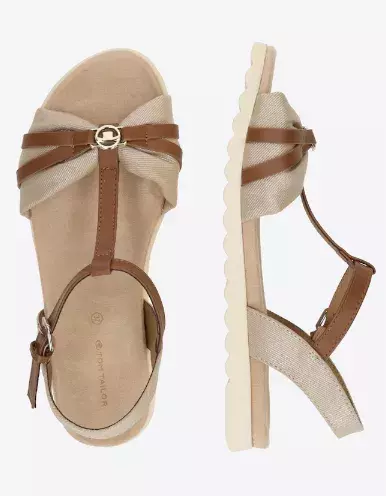 Nejpohodlnější sandály na jaro / léto 2025: Vypadají jako po babičce