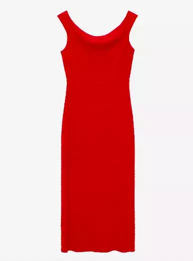 A​ktuální módní trendy pro ženy nad 50 let: Vedou tlumené palety barev, výrazné šaty a transparentní sukně. 