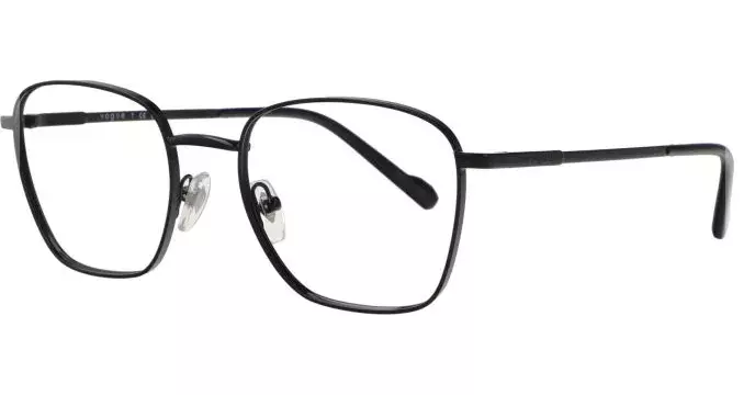 C​hic účesy pro ženy nad 50 let s brýlemi. Objevte účesy, které skvěle doplňují brýle a podtrhují vaši osobnost