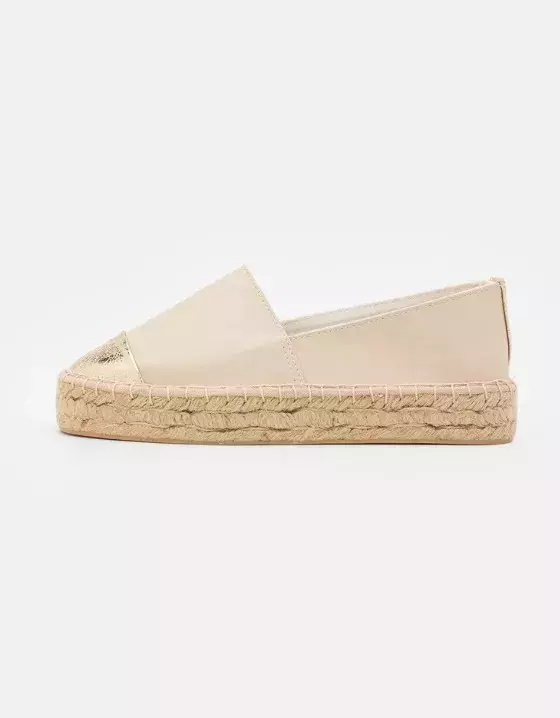 Espadrilky se zlatou špičkou, Even&Odd, 720 Kč