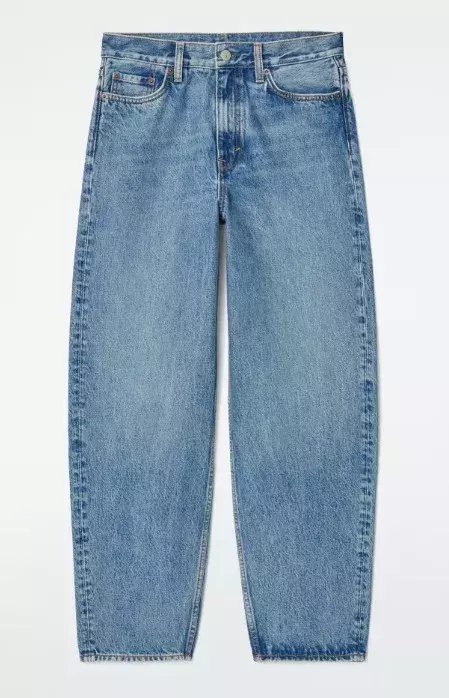 Barrel džíny, H&M, 2 500 Kč