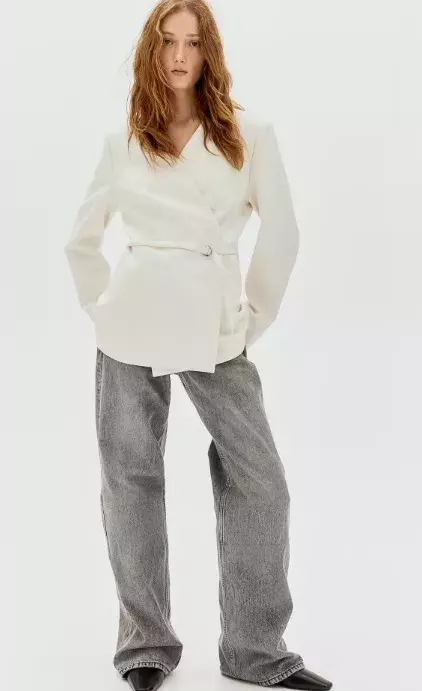 Zavinovací sako s páskem, H&M, 799 Kč