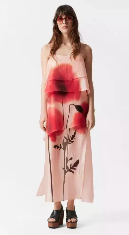 Maxi šaty s květinovou aplikací, H&M, 3 990 Kč