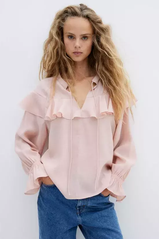 Boho halenka s volánky, H&M, 359 Kč