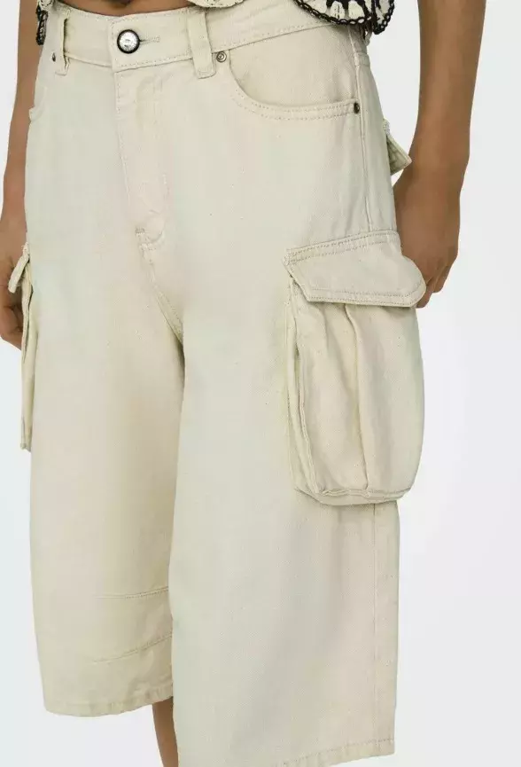 Šortky cargo s velkými kapsami, ONLY, 999 Kč