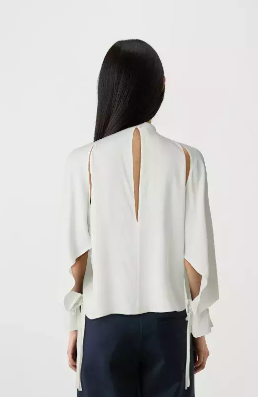 Hebká halenka s dlouhým průstřihem na zádech, Pinko, 6 163 Kč