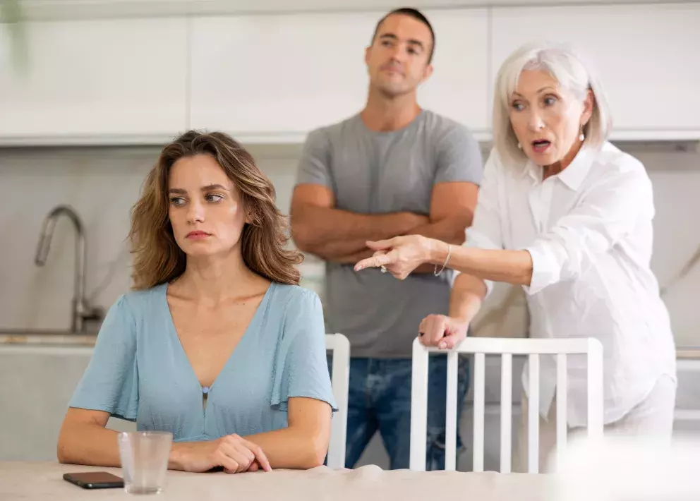 matka, dcera, problémy, hádka, manžel, nevěra