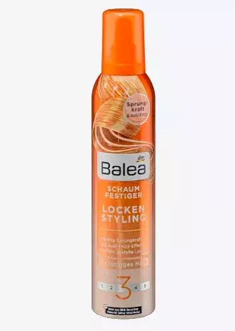 N​ejlichotivější dlouhé účesy pro ženy nad 50 let