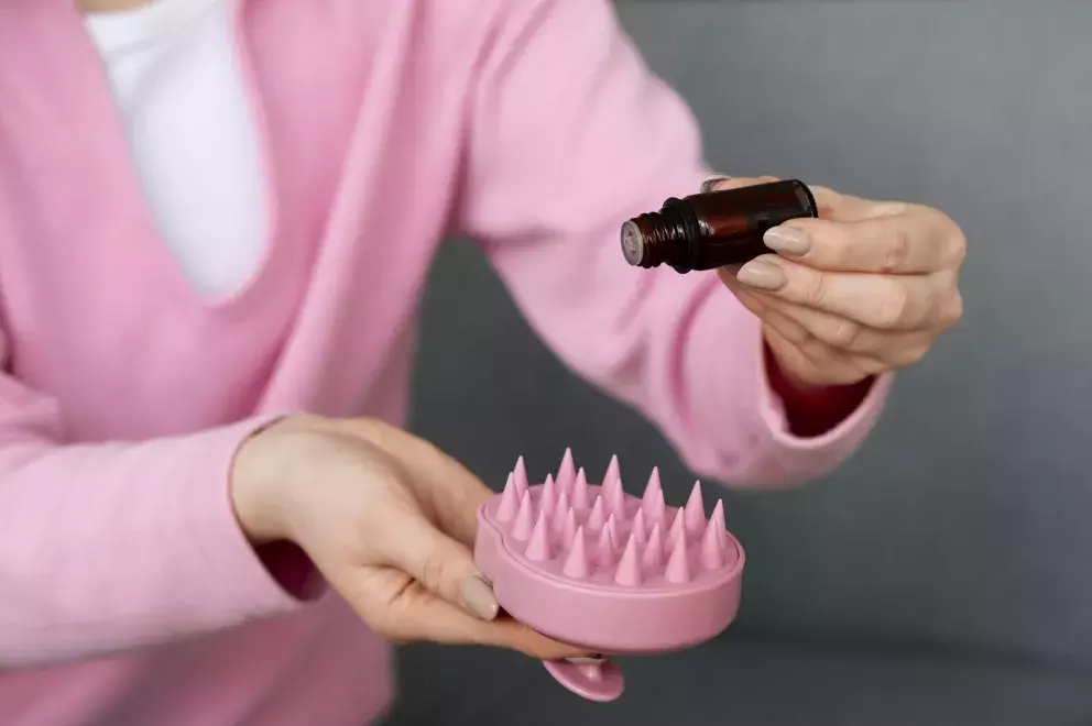 masáž pokožky hlavy