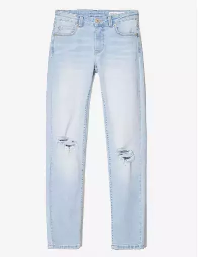 Džíny pro ženy po padesátce: Nejoblíbenější střihy roku 2025