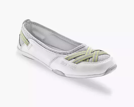 Slyšeli jste už o trendu Baleríny + tenisky = Ballerainer? Nejkomfortnější trend roku spojuje eleganci a pohodlí – obuv, kterou si zamilujete na první obutí