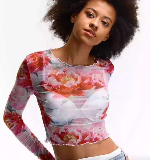 Průsvitný crop top