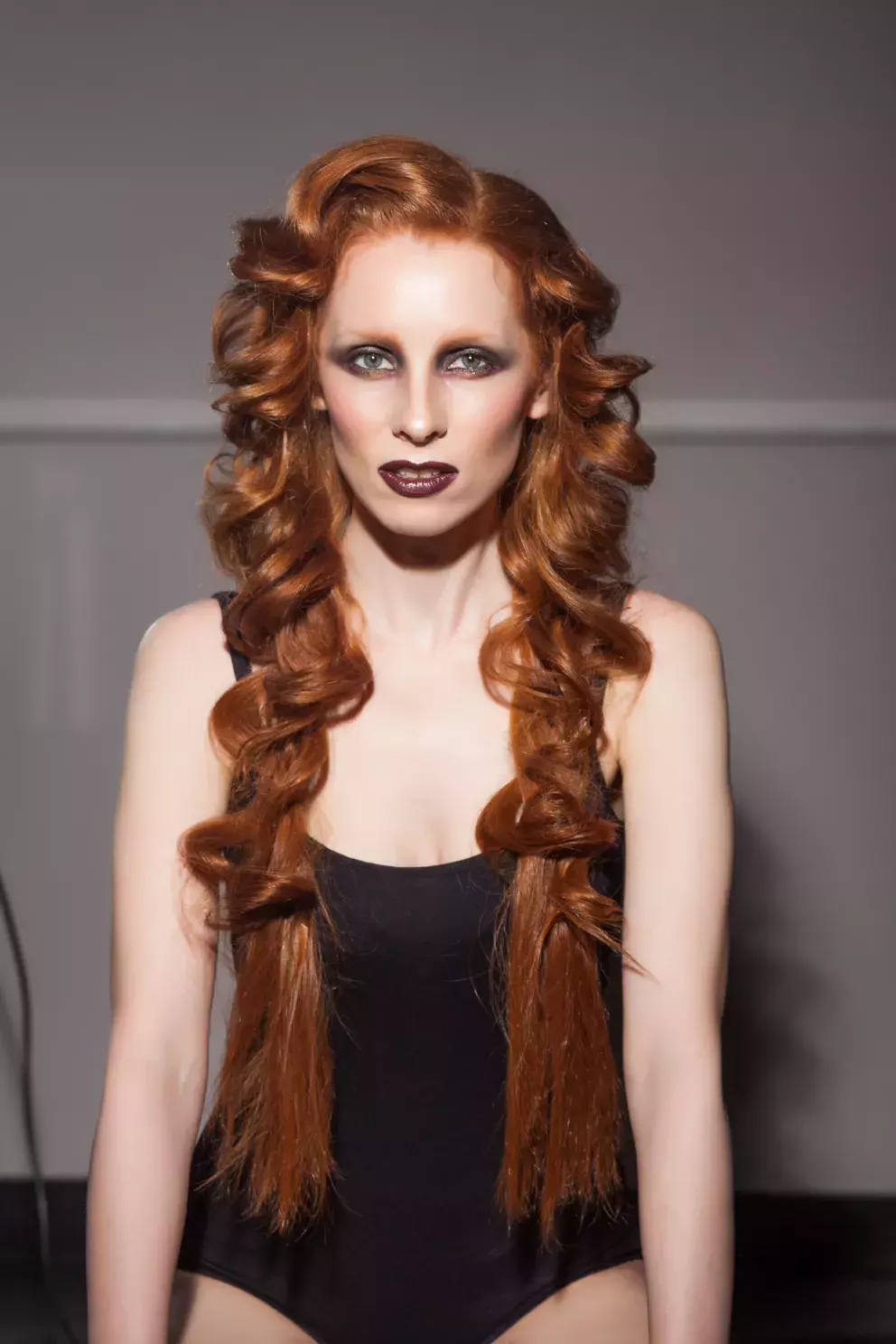 současné vlasové a make-up trendy