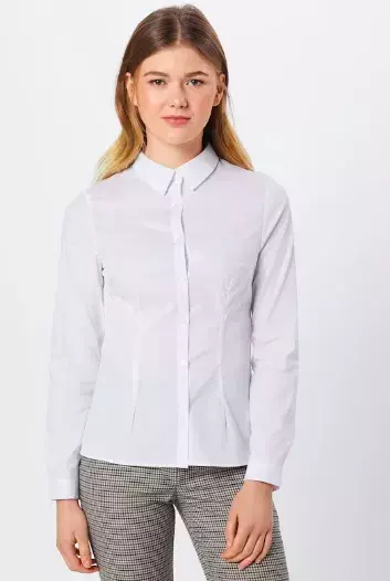 Francouzský šik bez námahy: Jak se oblékat jako Pařížanka po padesátce