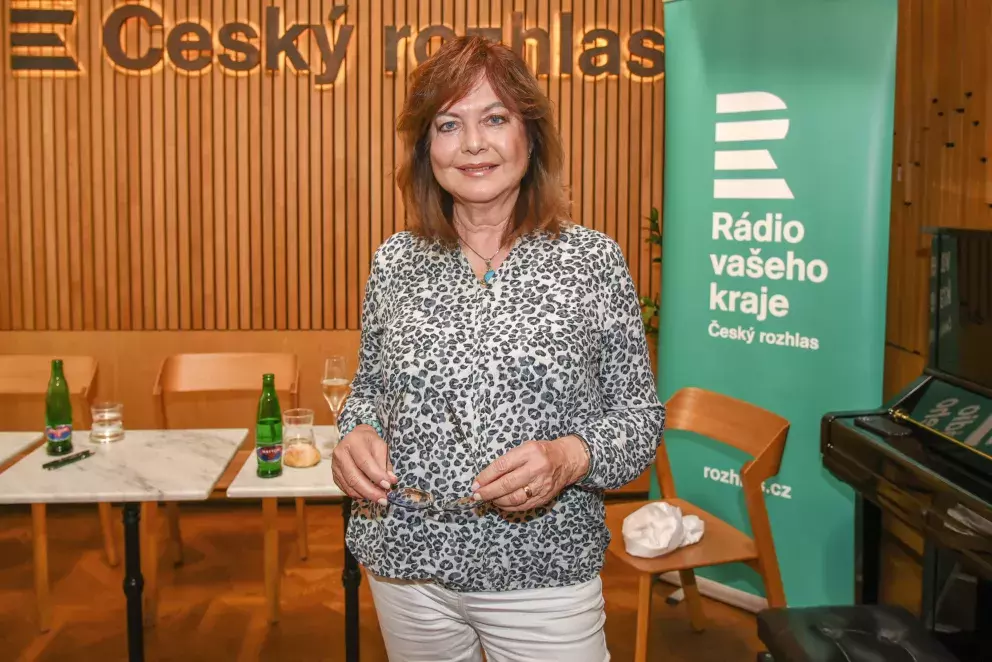 Vzpomínky televizní hlasatelky Marie Tomsové na listopad 1989: V obýváku jsem schovala 60 lidí, den nato jsem porodila