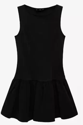 Obléknete je do práce, na večírek i do města. Jak správně stylovat trend letošního jara malé černé šaty