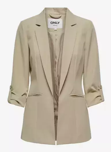 Skutečné dámy milují minimalismus. Jak se po 50 oblékat jednoduše a přitom efektně? Vyberte si levné kousky z naší galerie