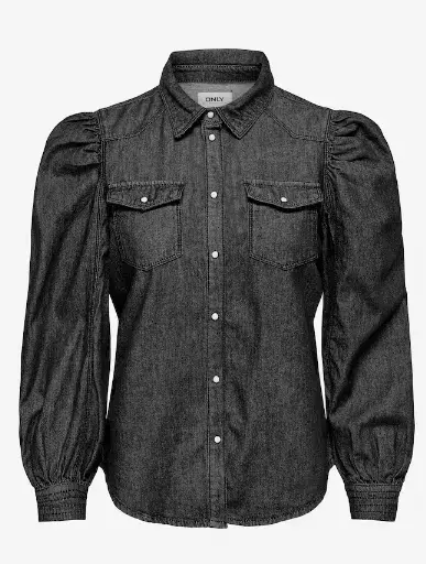 Nebojte se džínoviny ani po 50. Stylisté doporučují být v denimu od hlavy až k patě. Inspirujte se v galerii