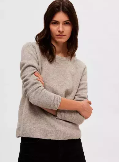 Francouzský šik bez námahy: Jak se oblékat jako Pařížanka po padesátce