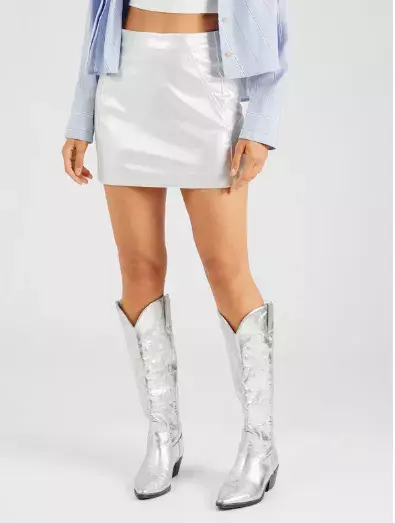 Módní inspirace z Milána: Co nosí ženy na ulicích módní mekky? Odvážné kombinace, výrazné doplňky a osobitý styl – inspirujte se italskou módou